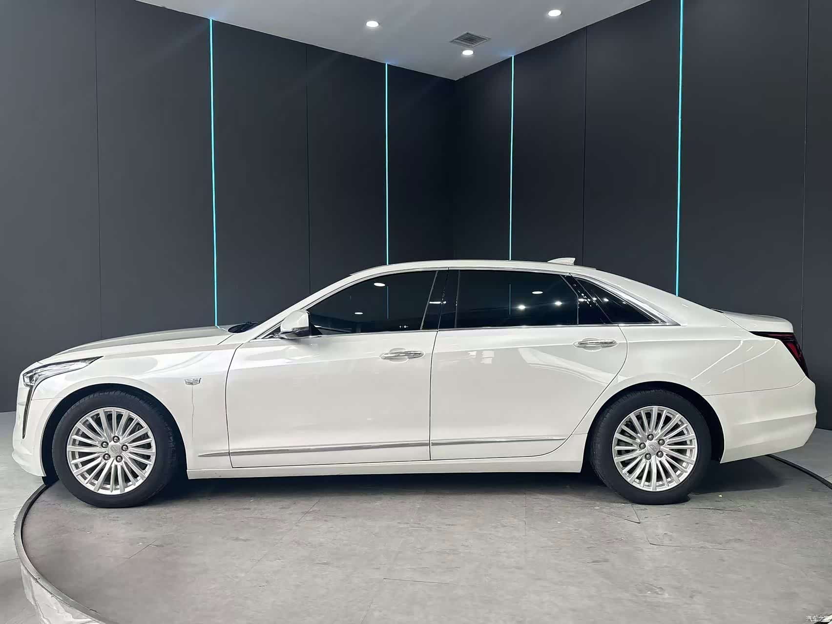 Cadillac CT6, 2020 все фото