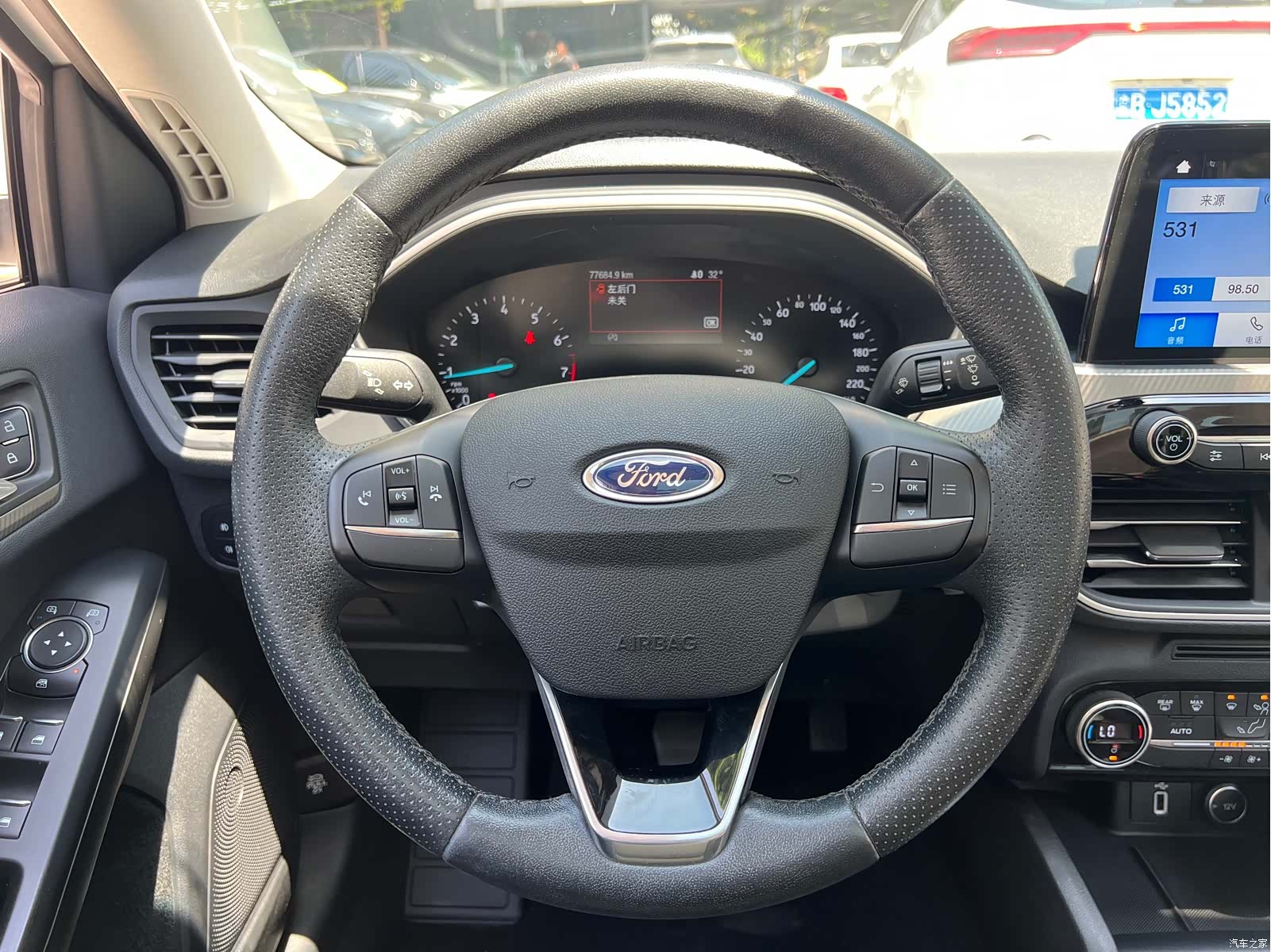 Ford Focus, 2019 10