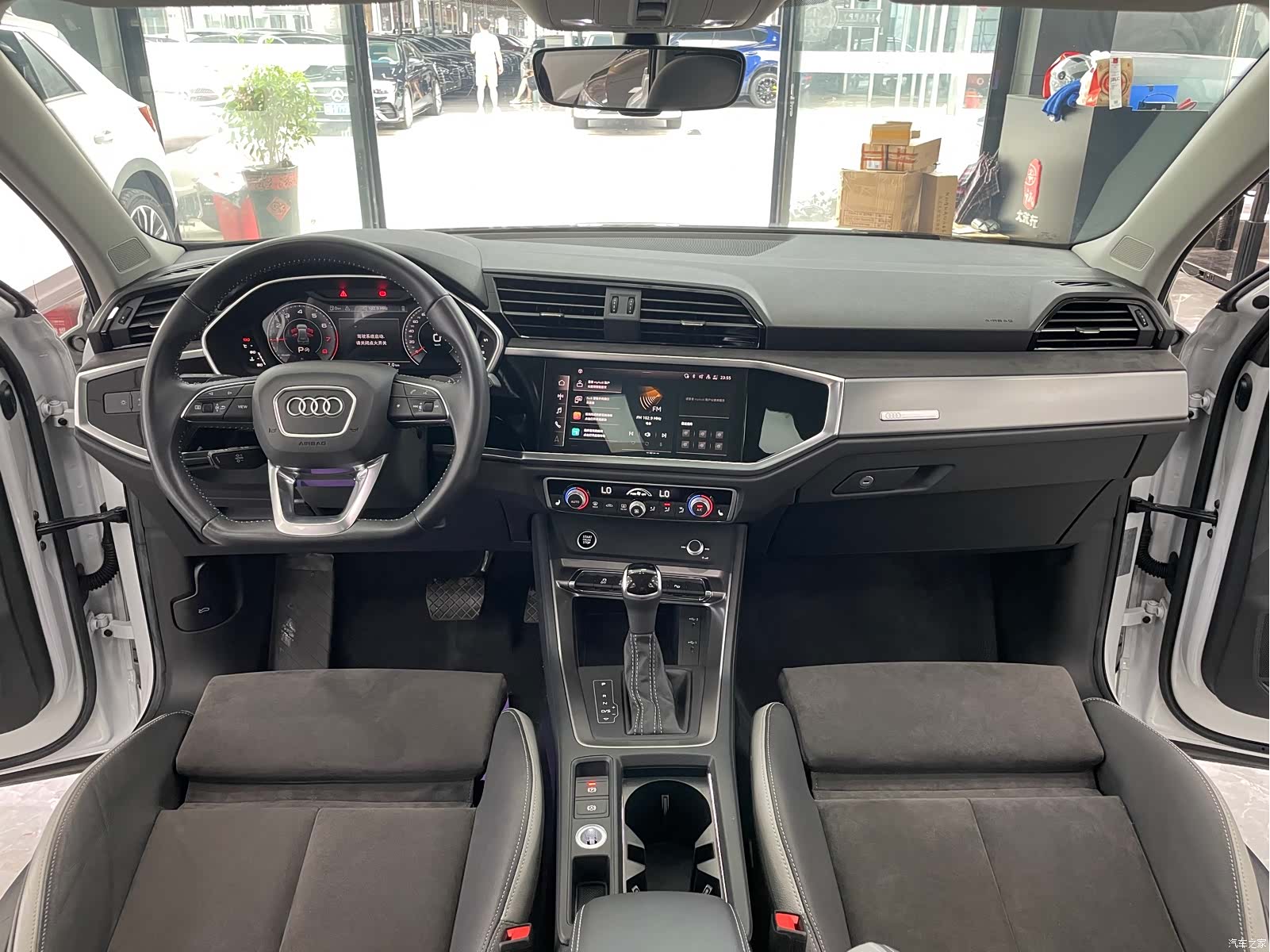 Audi Q3, 2022 8