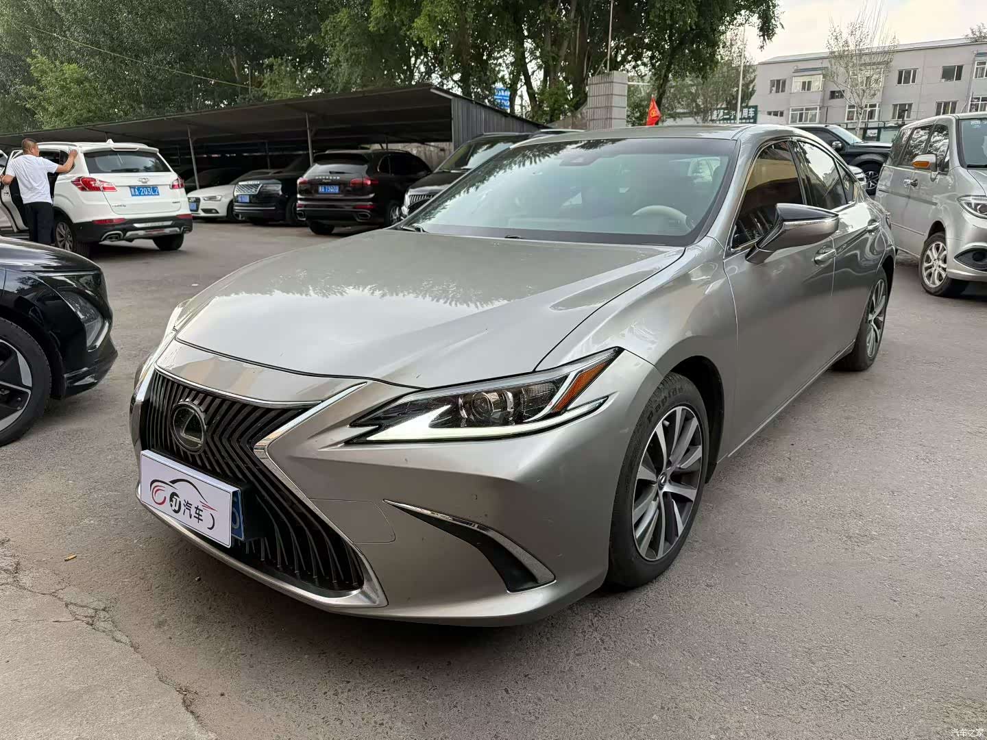 Lexus ES, 2019 1