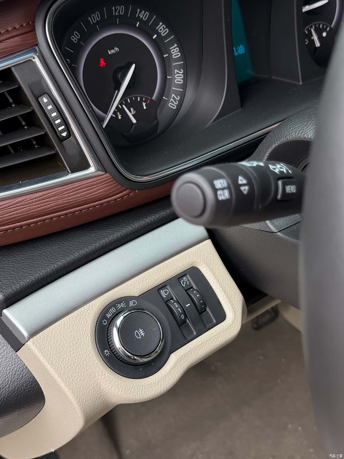 Buick GL8, 2017 6