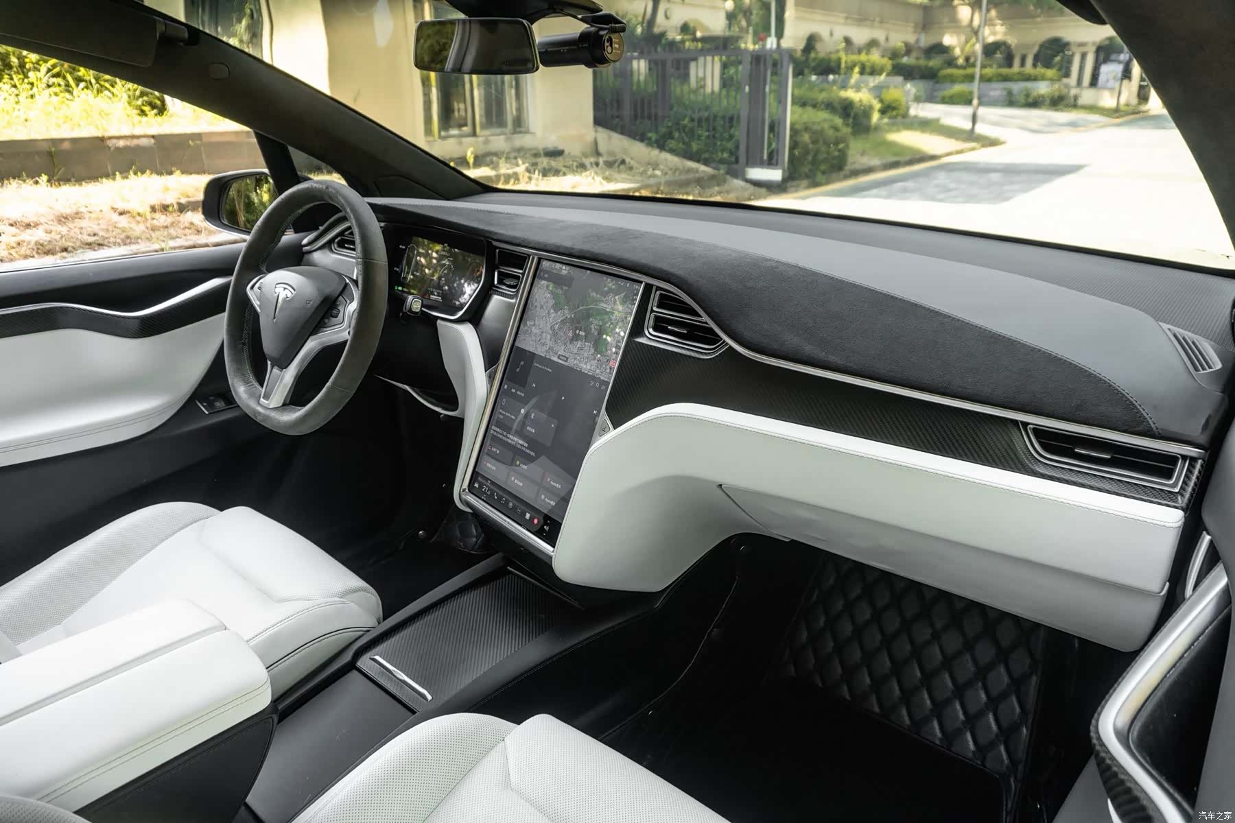 Tesla Model X, 2017 14