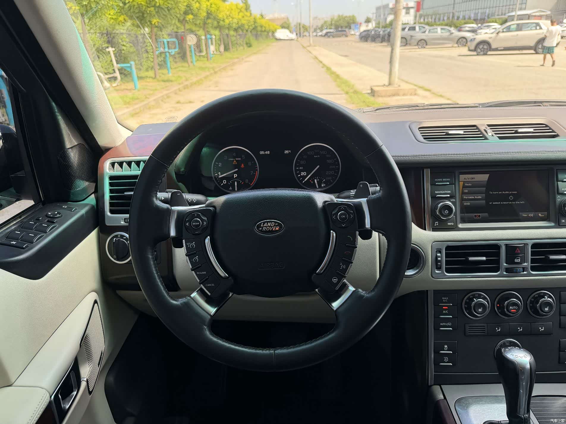 Land Rover Range Rover, 2011 13