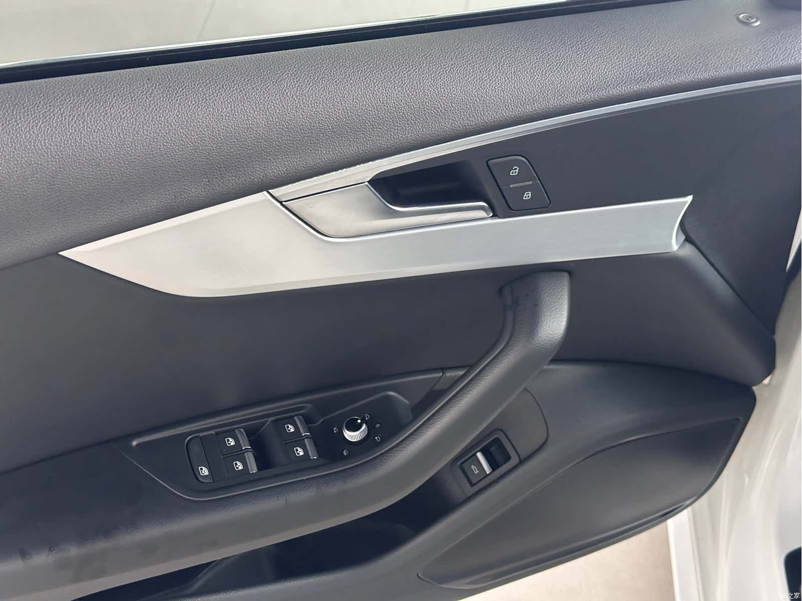 Audi A4L, 2019 13
