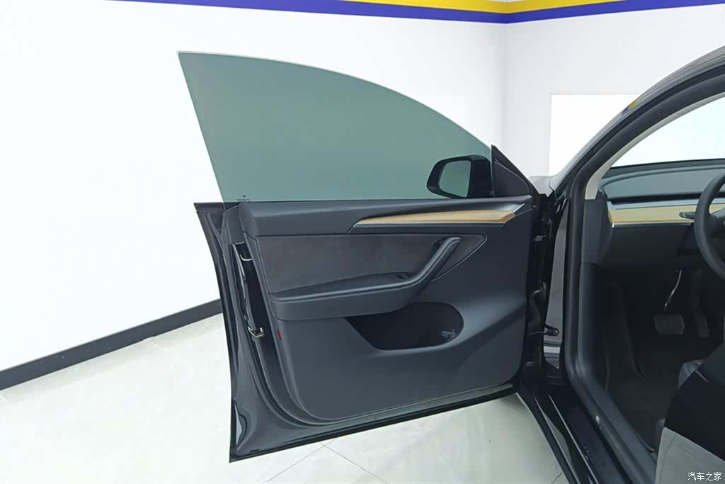 Tesla Model Y, 2022 7