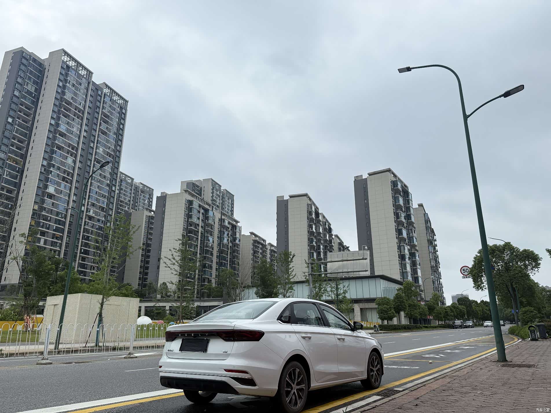 Geely Emgrand, 2022 9