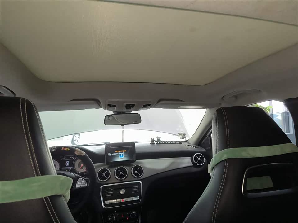 Mercedes-Benz GLA Mercedes-Benz GLA