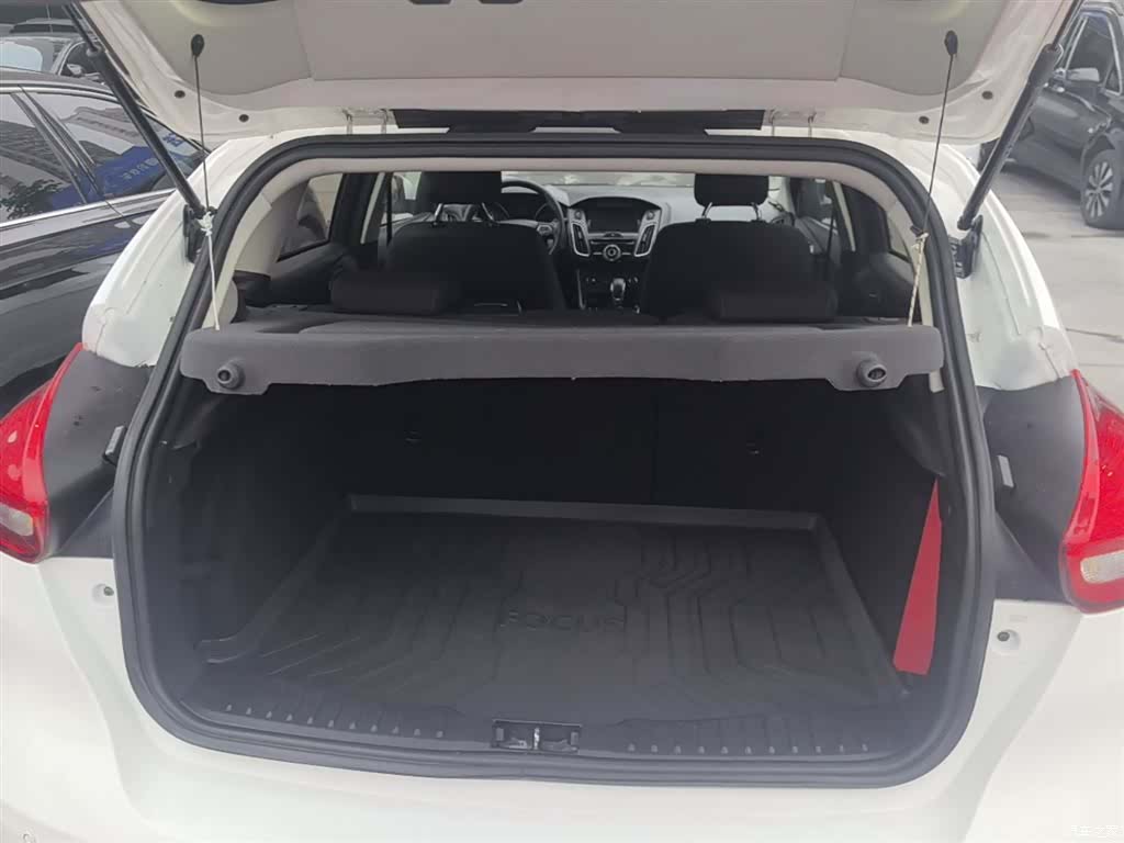Ford Focus, 2015 19