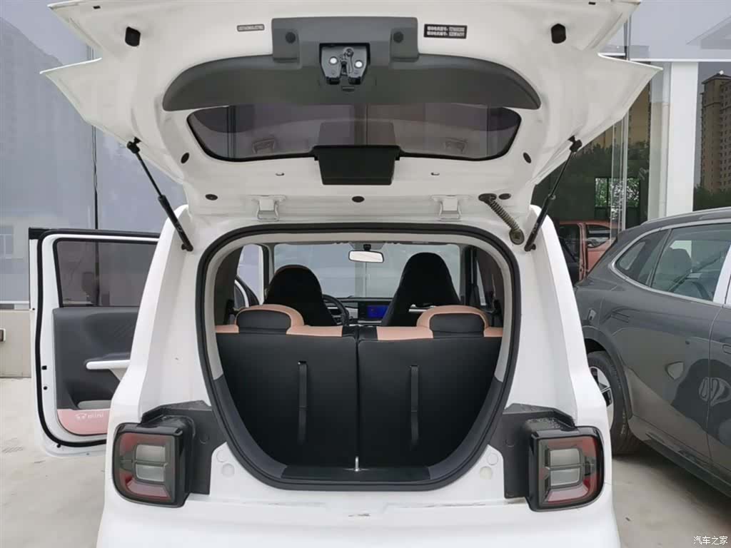 Geely Panda, 2025 19
