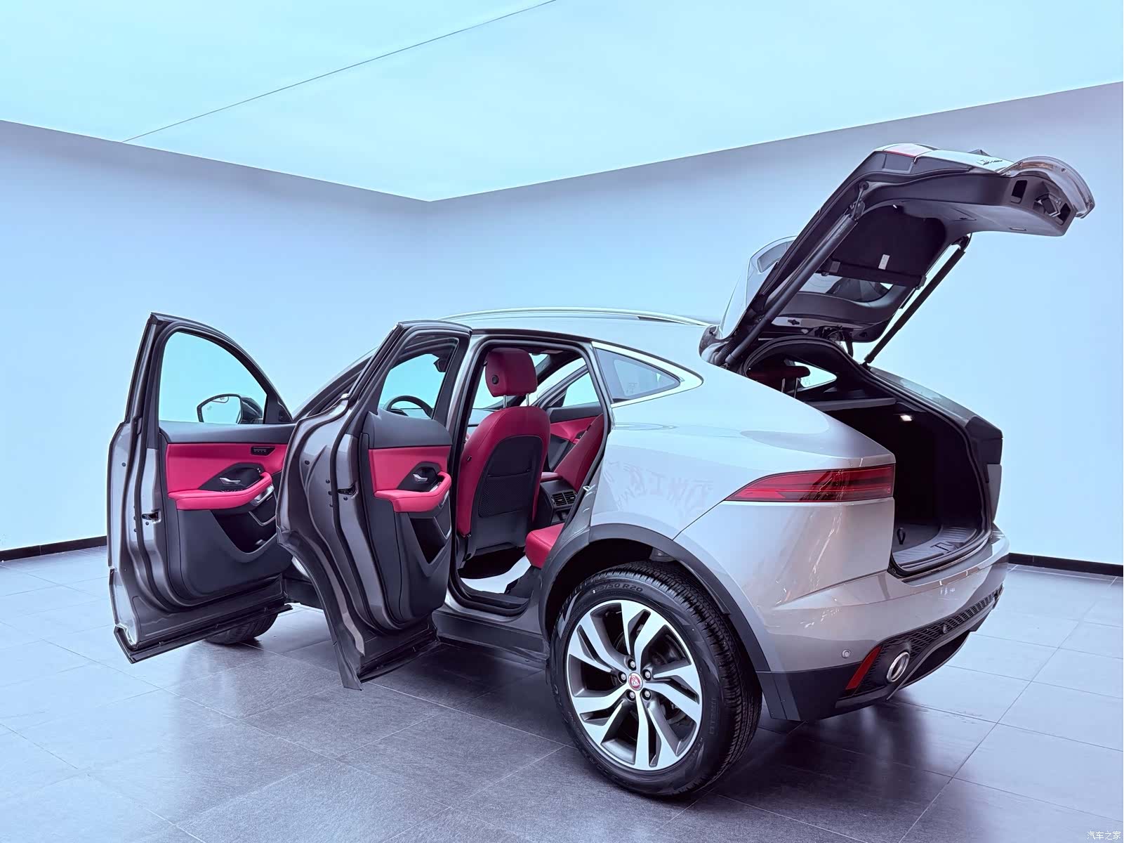 Land Rover E-PACE, 2023 19