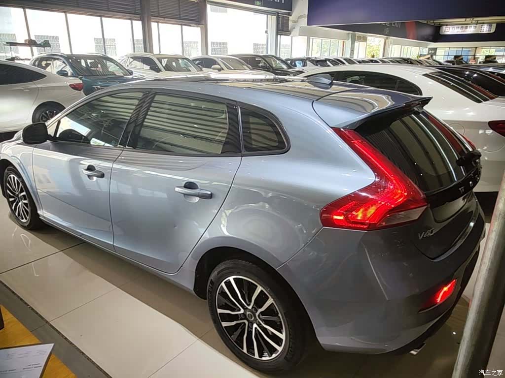 Volvo V40, 2016 все фото