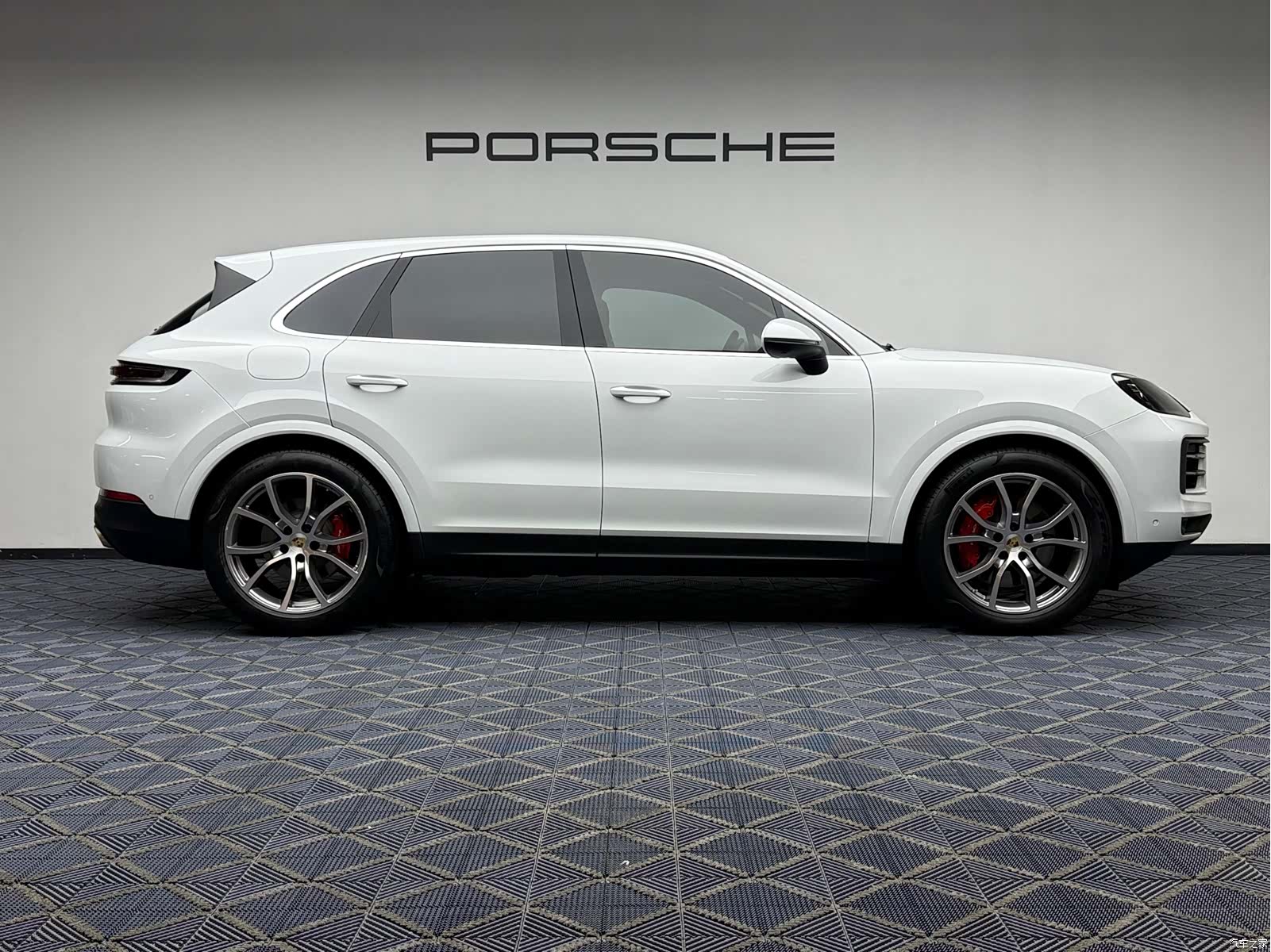 Porsche Cayenne, 2023 13