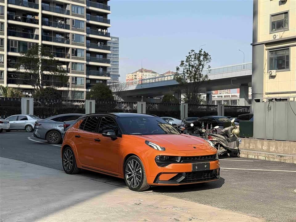 Lynk & Co 02 Hatchback