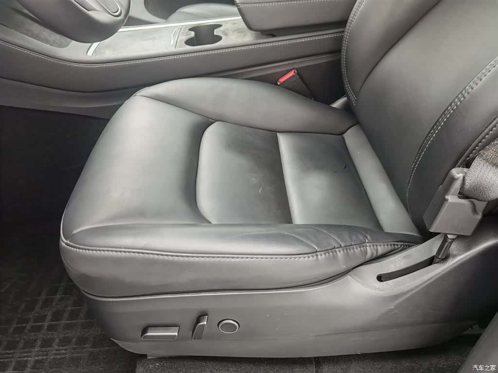 Tesla Model Y, 2023 20