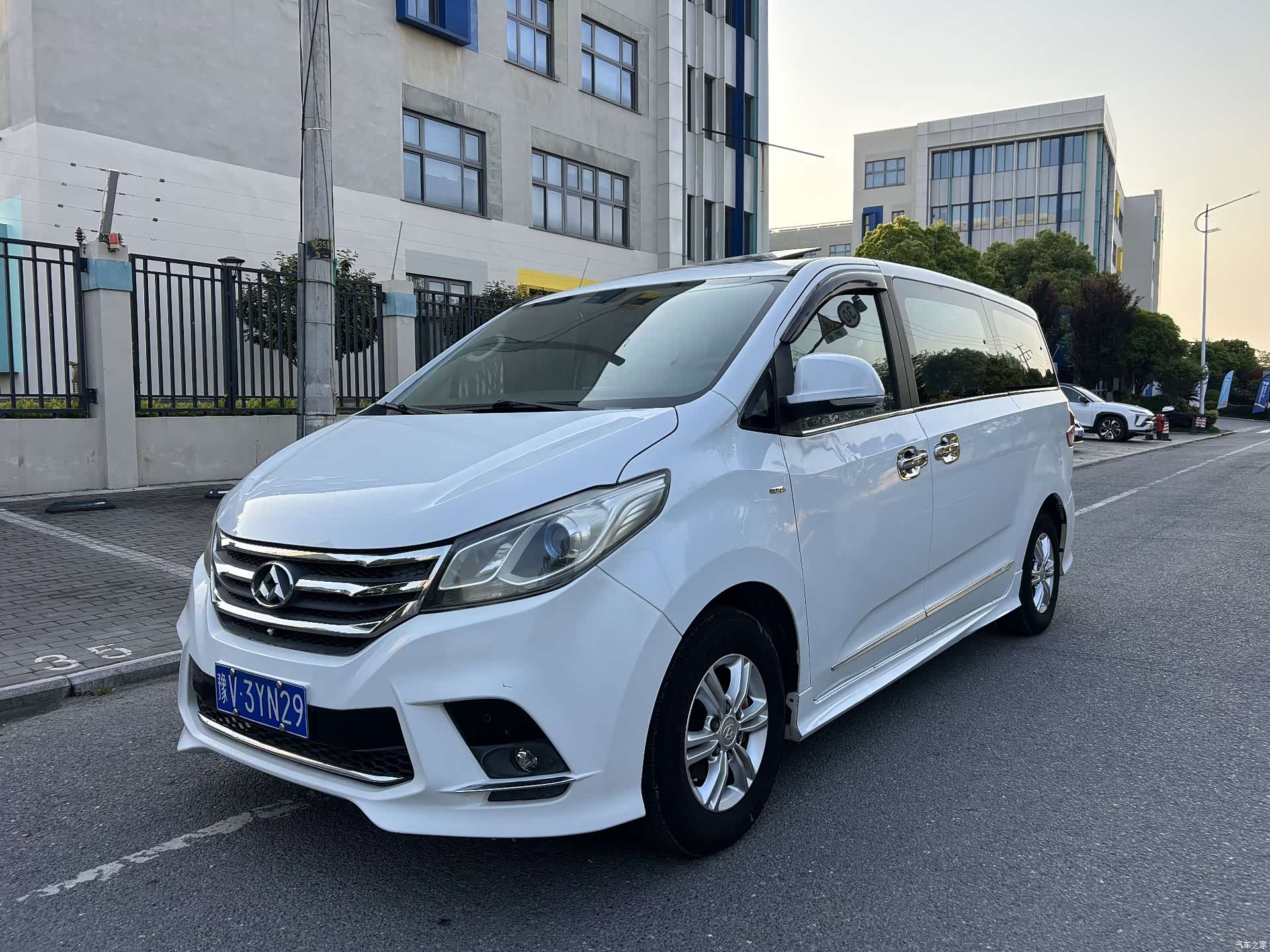 Maxus G10, 2016 1