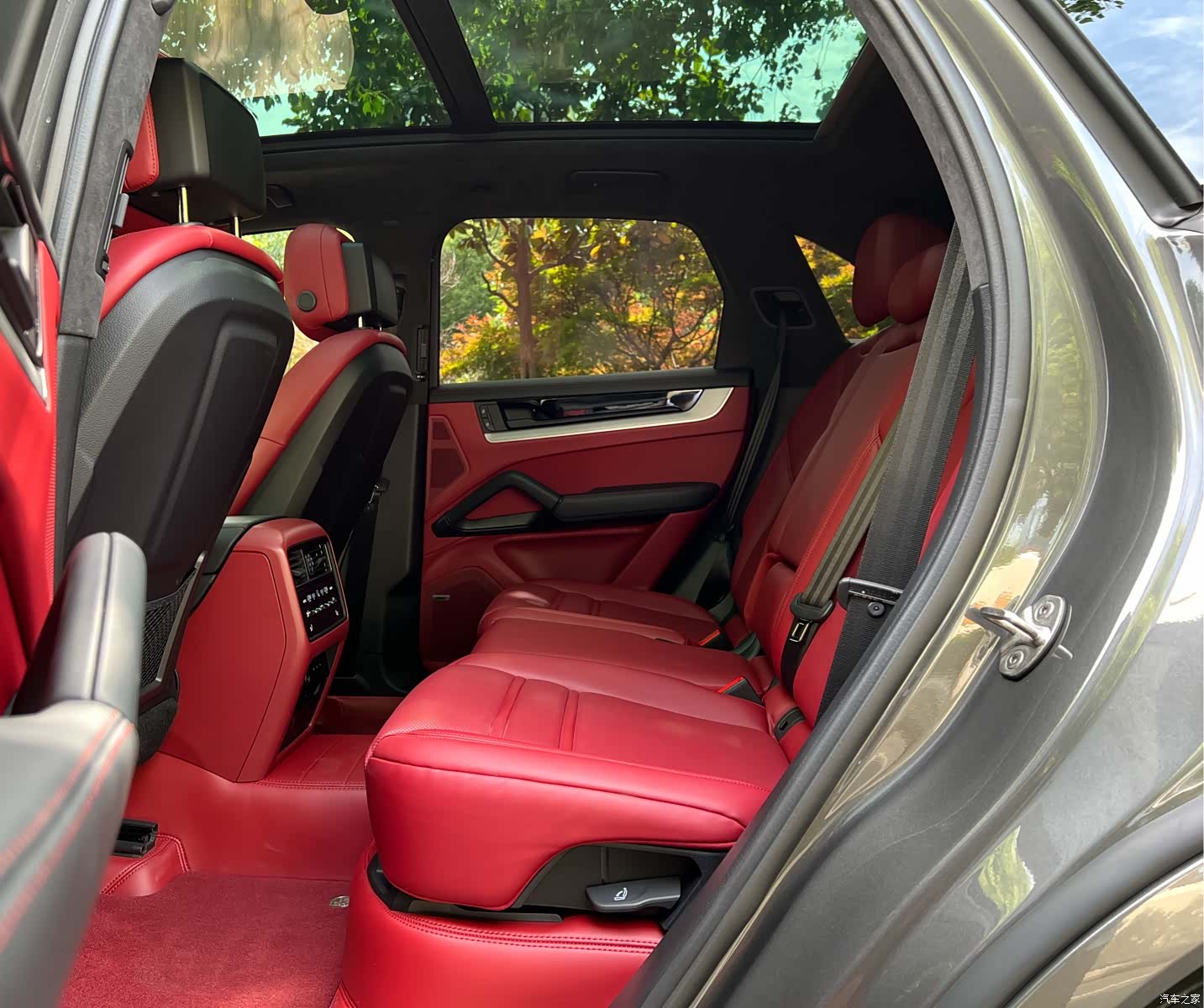 Porsche Cayenne, 2025 8
