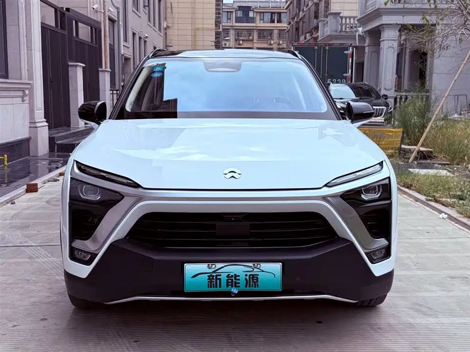 NIO ES8