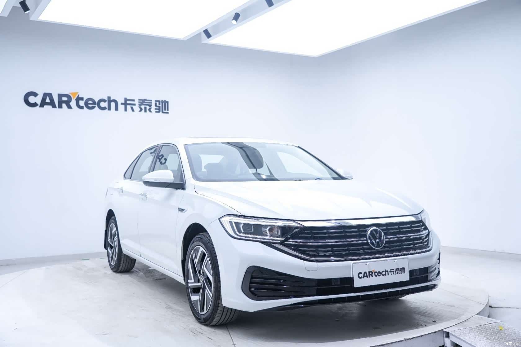 Volkswagen Sagitar, 2022 10
