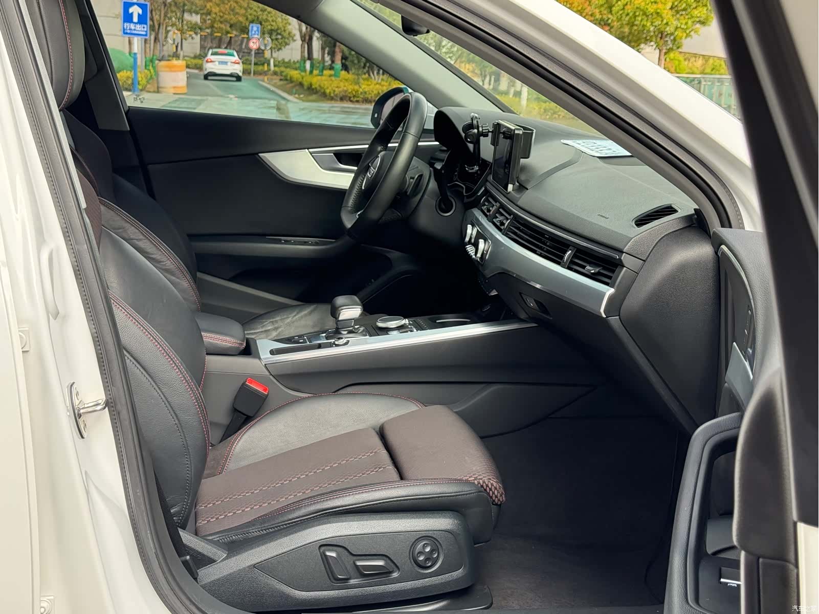 Audi A4L, 2018 6