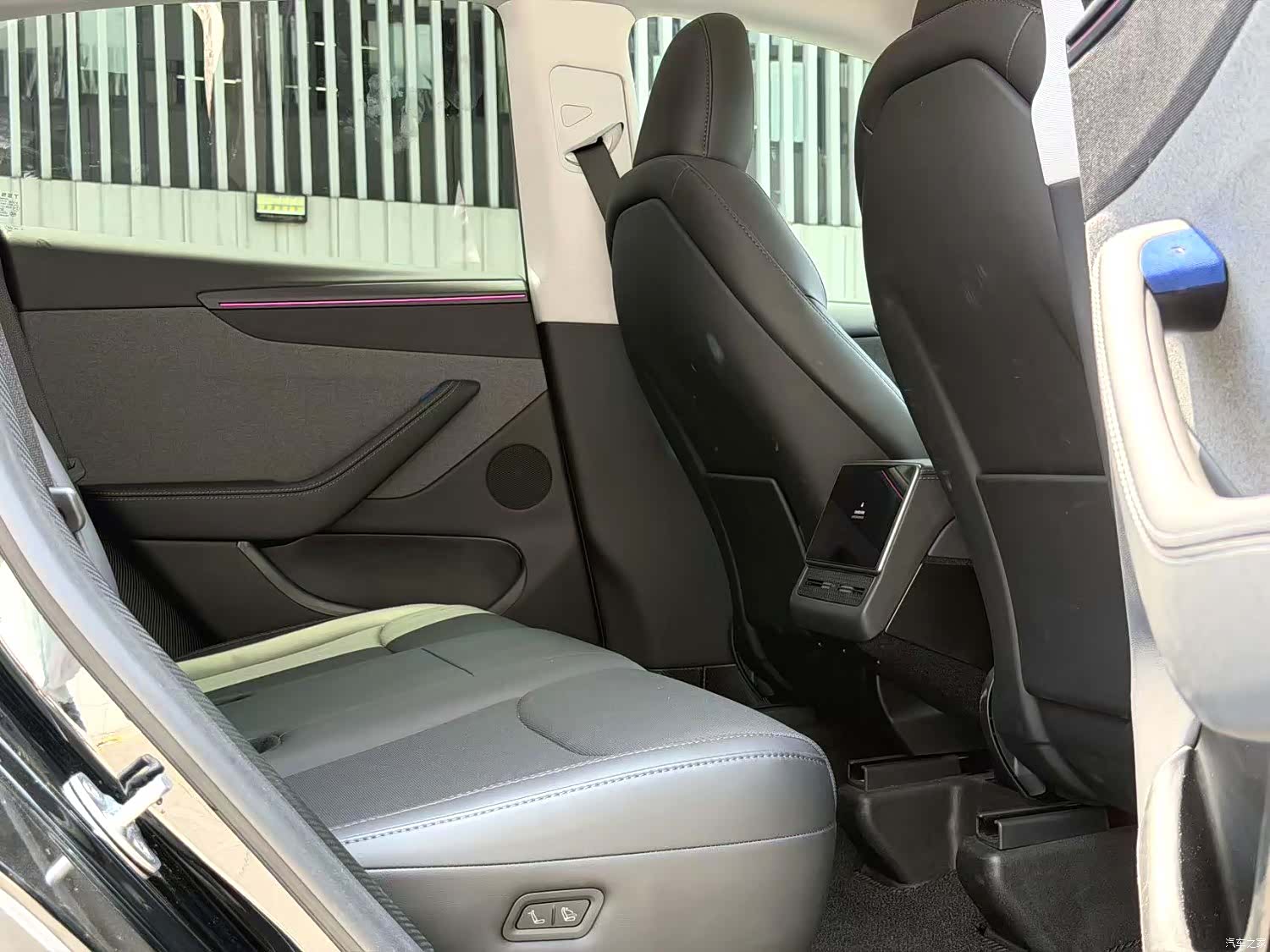 Tesla Model Y, 2025 8