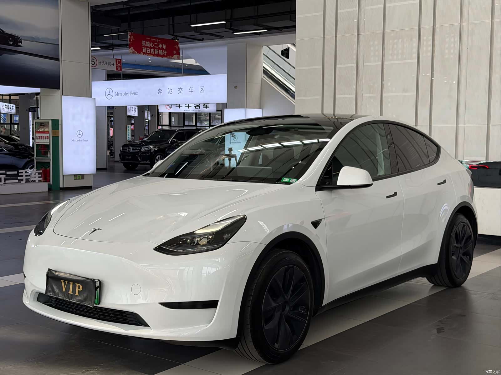 Tesla Model Y, 2024 1