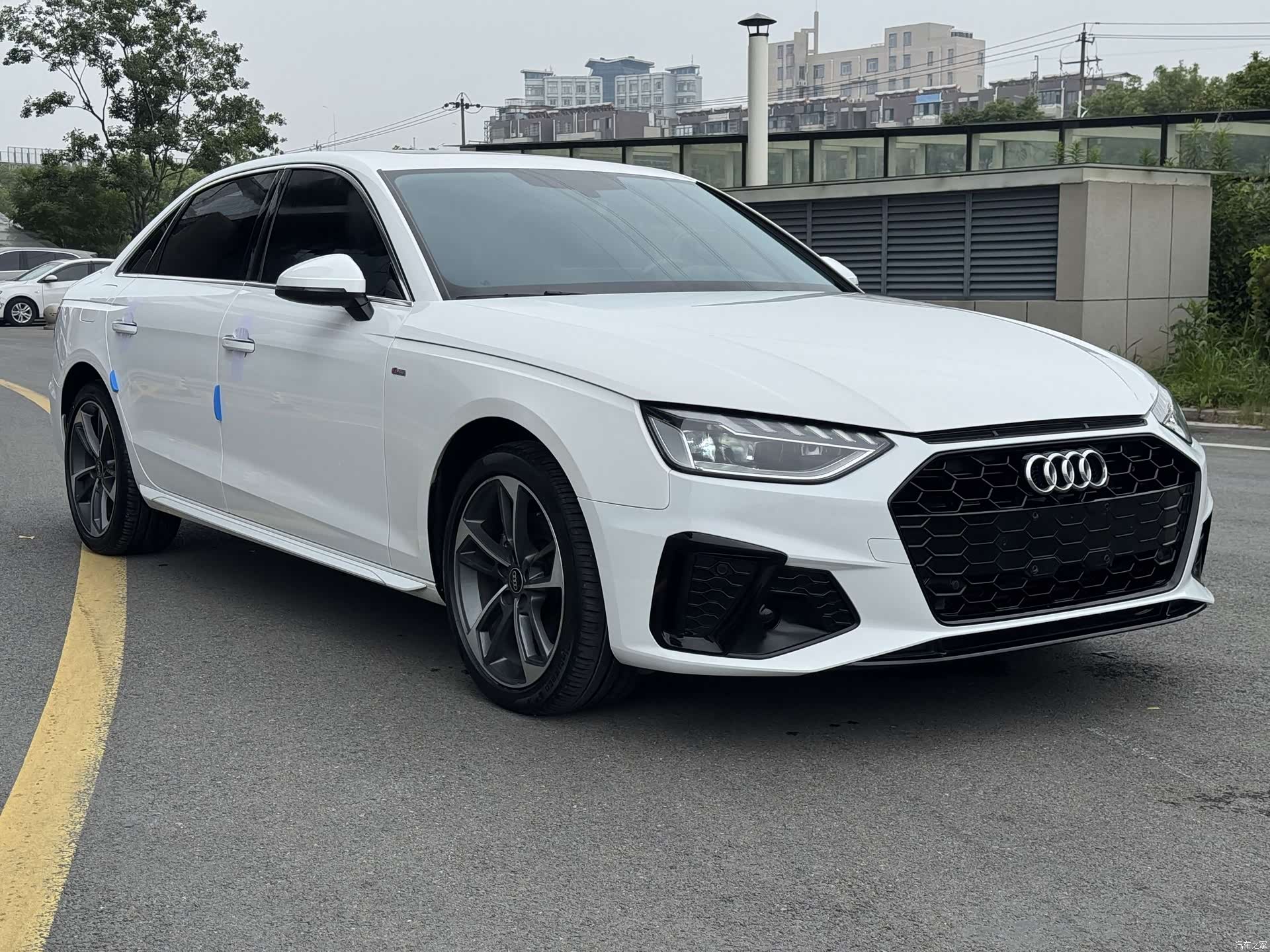 Audi A4L, 2022 3