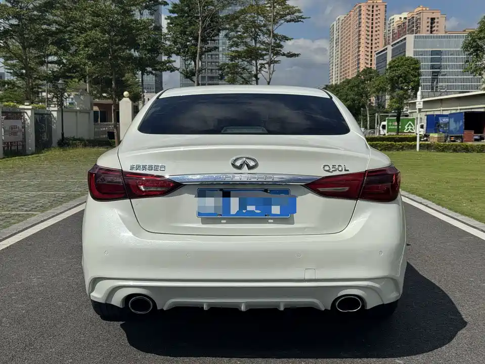 Infiniti Q50L