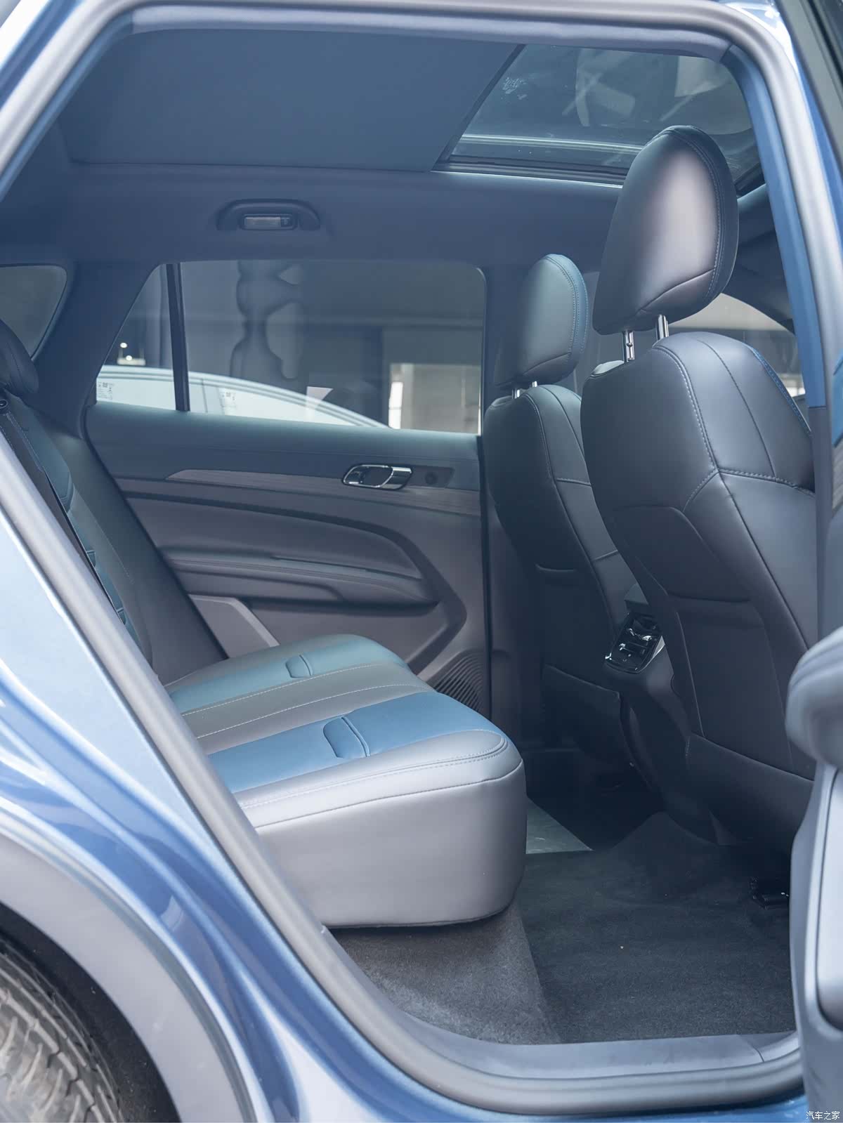 Ford Equator Sport, 2022 15