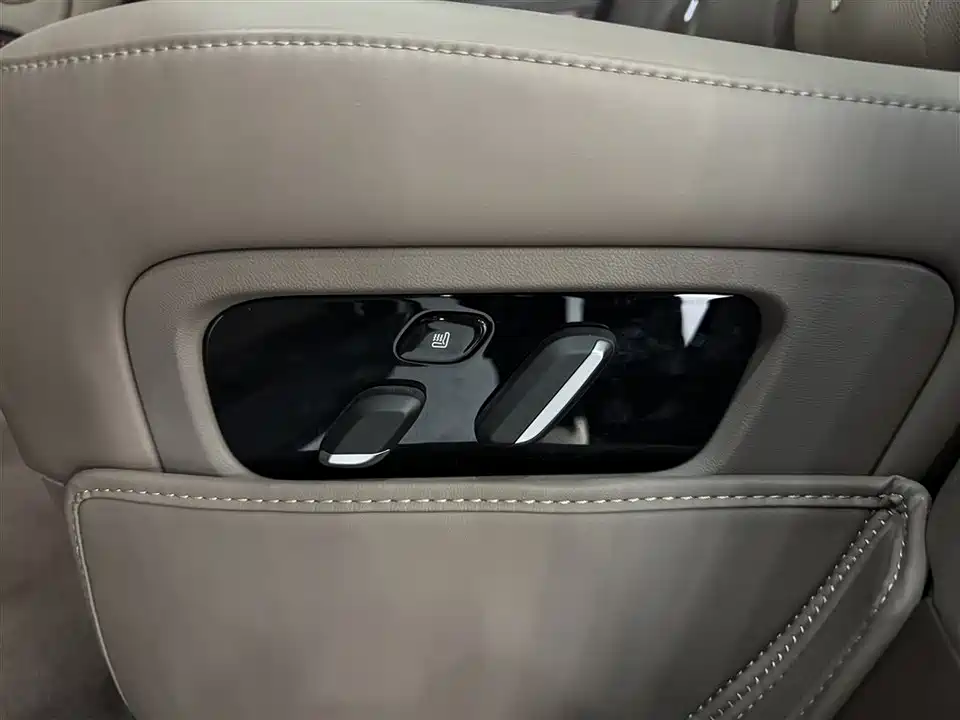 AITO Ask the world M9