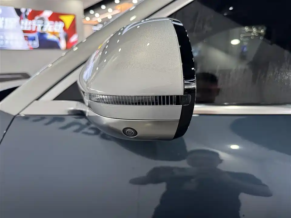 AITO Ask the world M9