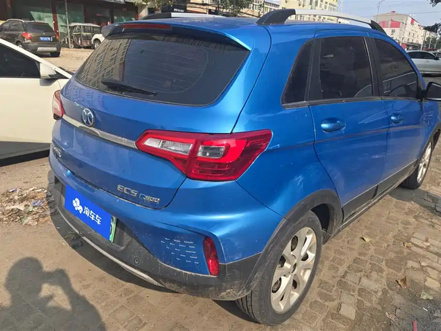 BAIC EC5