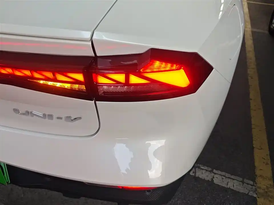 Changan UNI-V Smart iDD