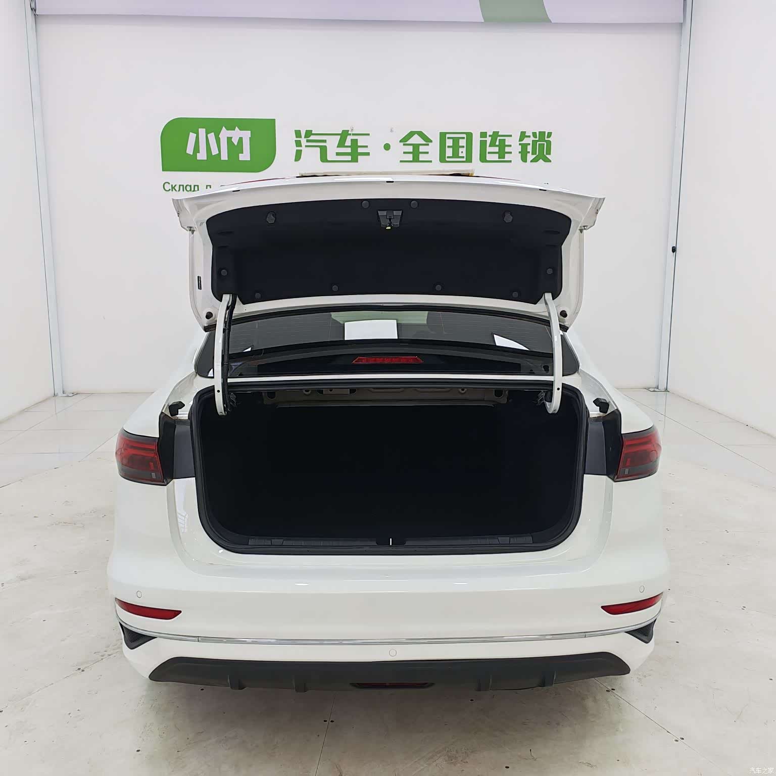 Geely Emgrand, 2021 17