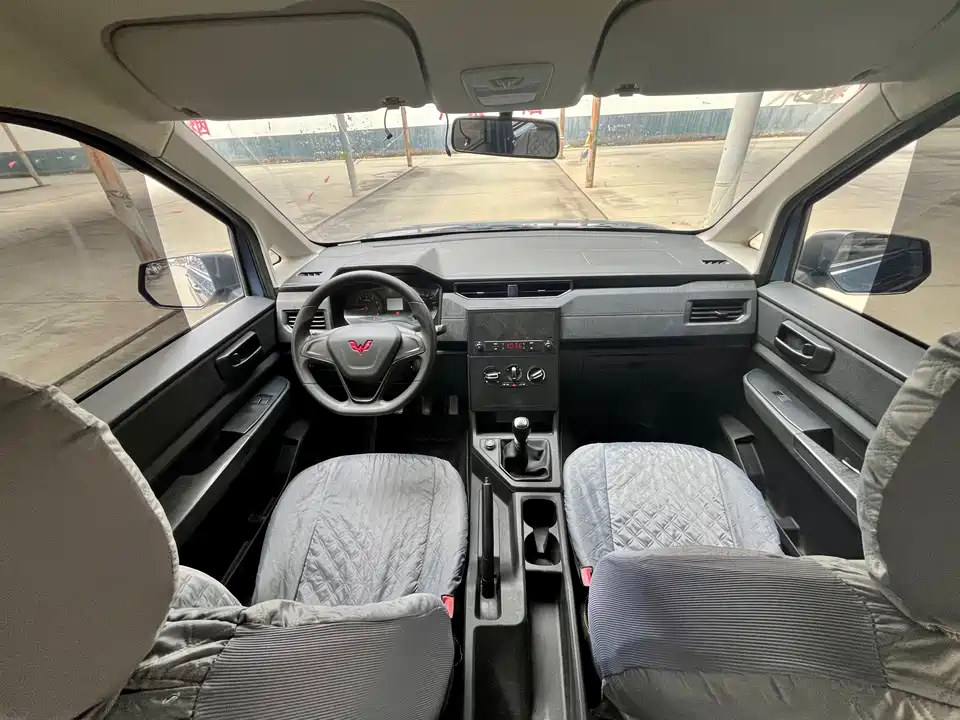 Wuling Wuling Hongguang PLUS