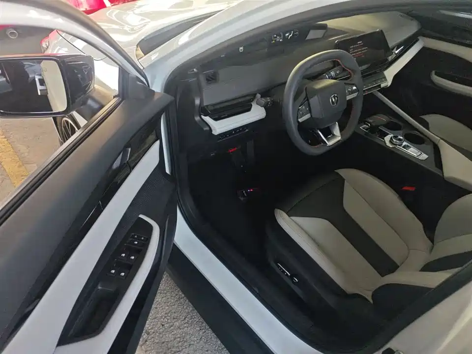 Changan UNI-V Smart iDD