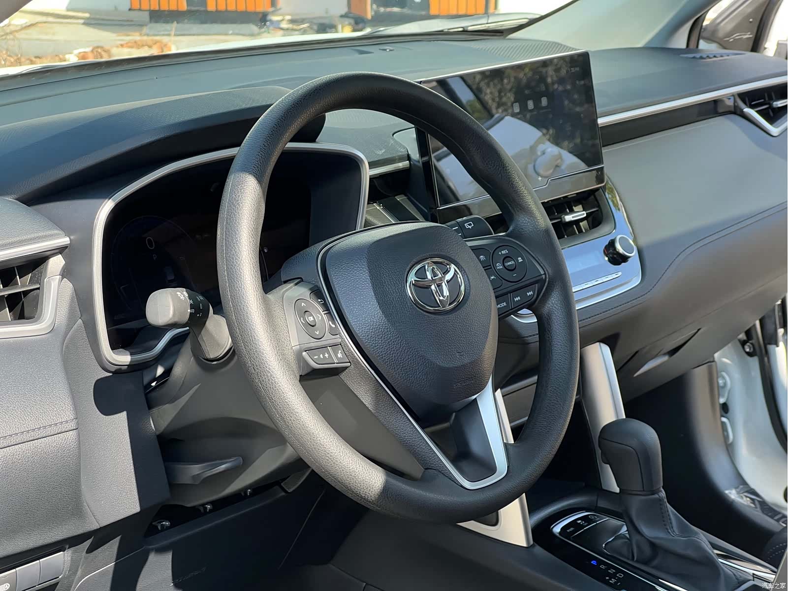 Toyota Frontlander, 2023 14