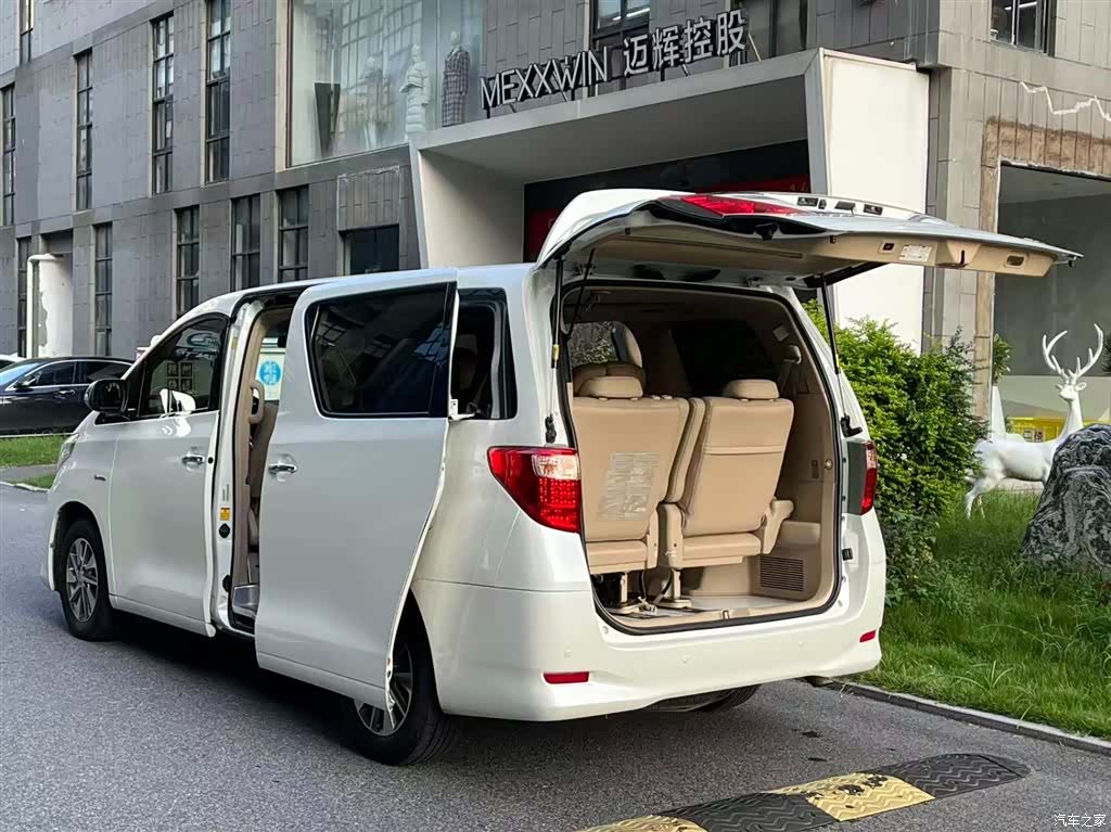 Toyota Alphard, 2015 все фото