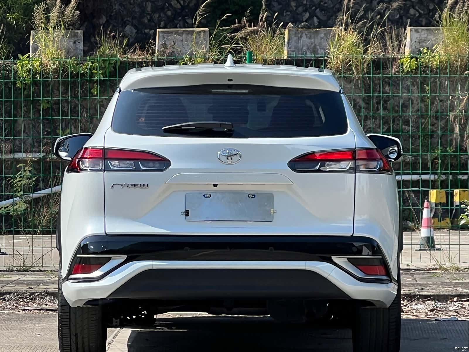 Toyota Frontlander, 2023 все фото