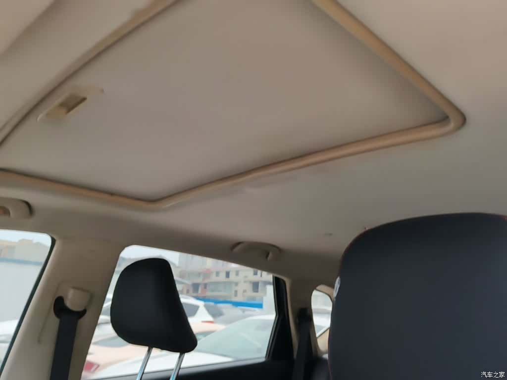 Wuling 560, 2016 18