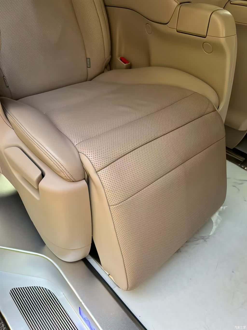 Toyota Alphard, 2015 9