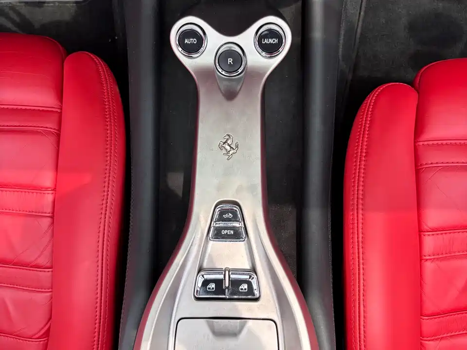 Ferrari California T