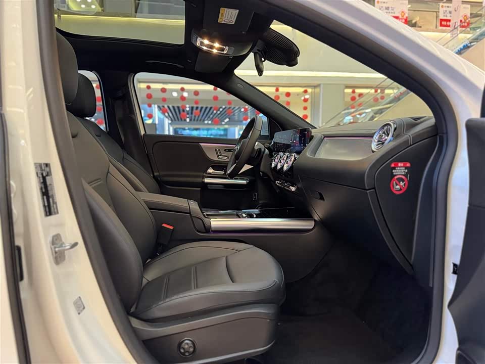 Mercedes-Benz GLA Mercedes-Benz GLA
