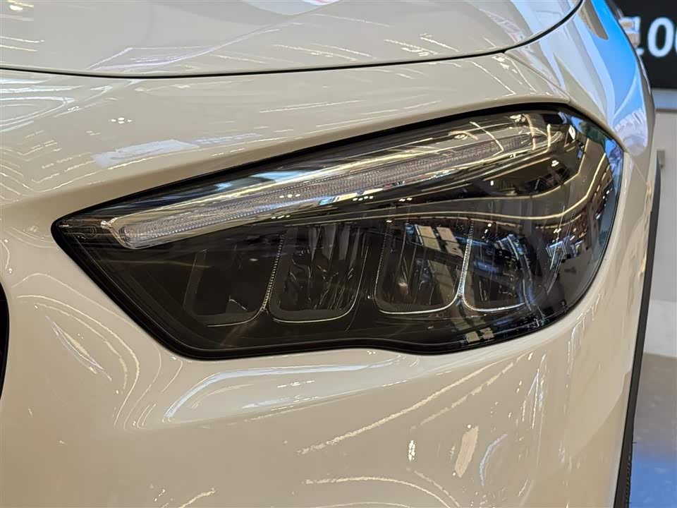 Mercedes-Benz GLA Mercedes-Benz GLA