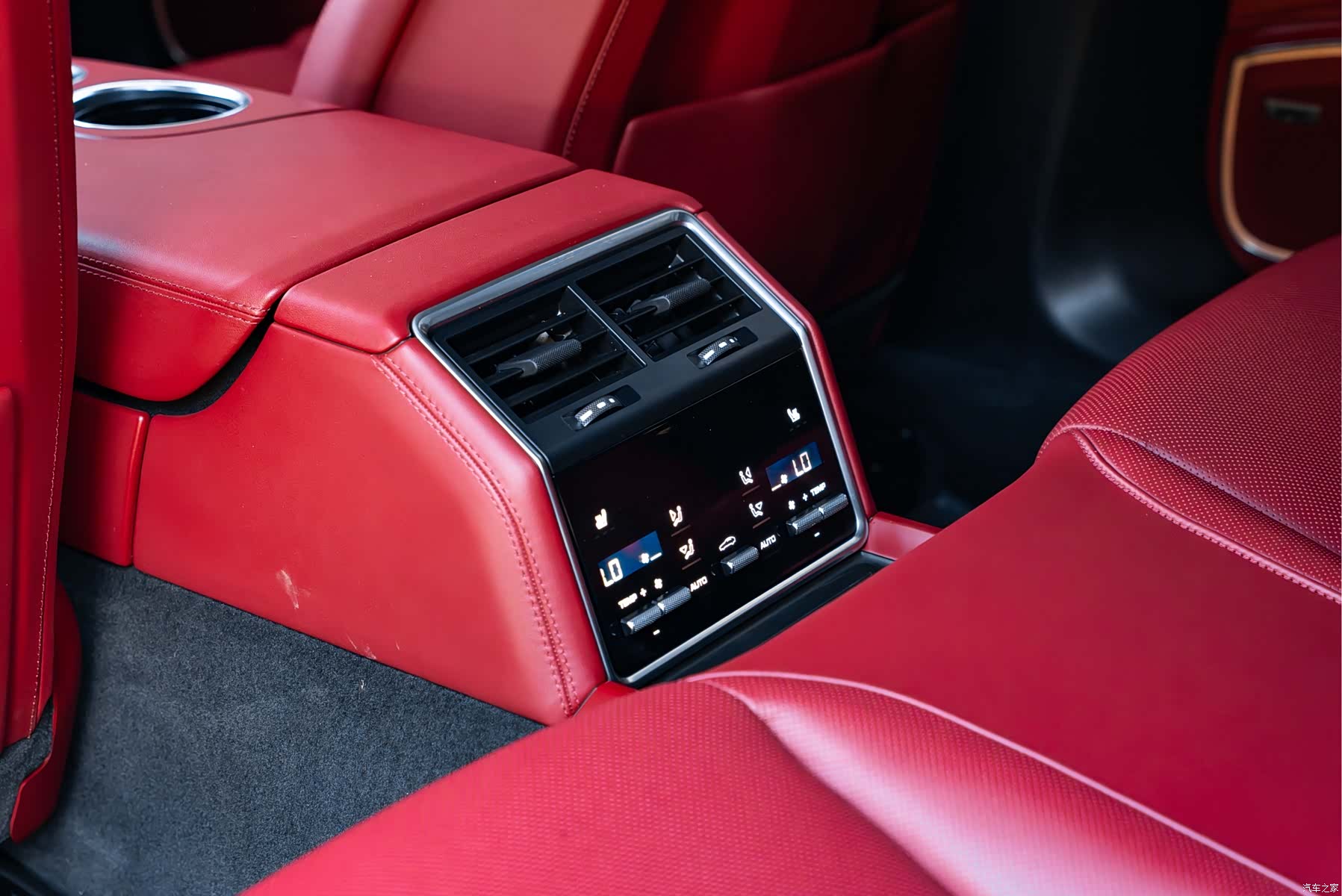 Porsche Panamera, 2022 11