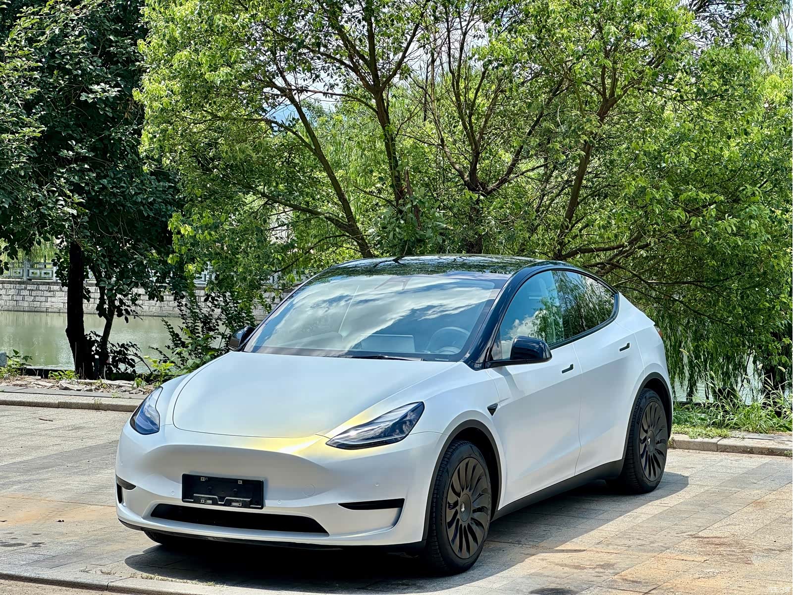 Tesla Model Y, 2022 1