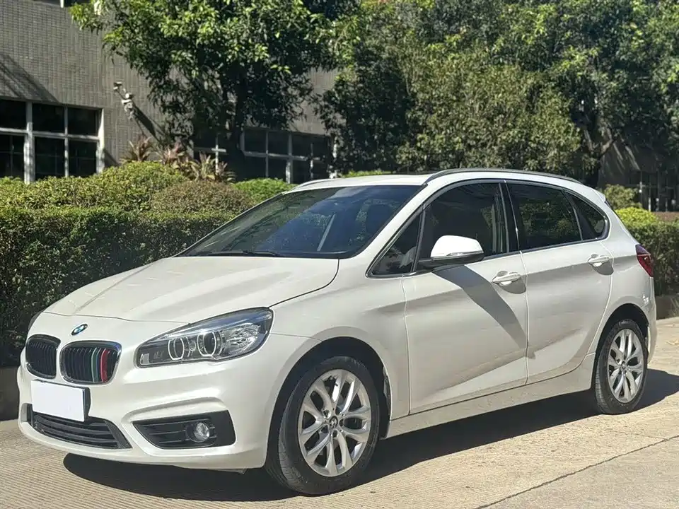 BMW 2 series station wagon