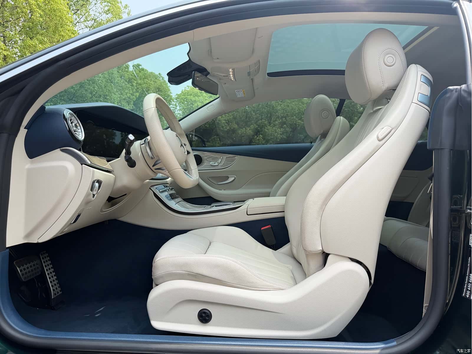 Mercedes-Benz E-Class, 2022 3