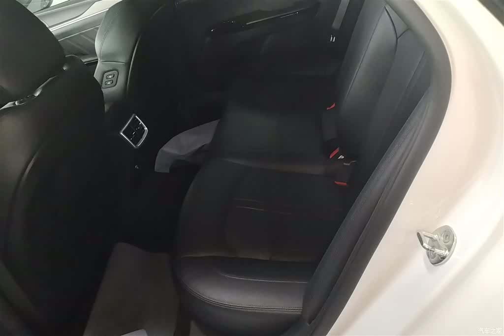 Kia K5, 2023 11