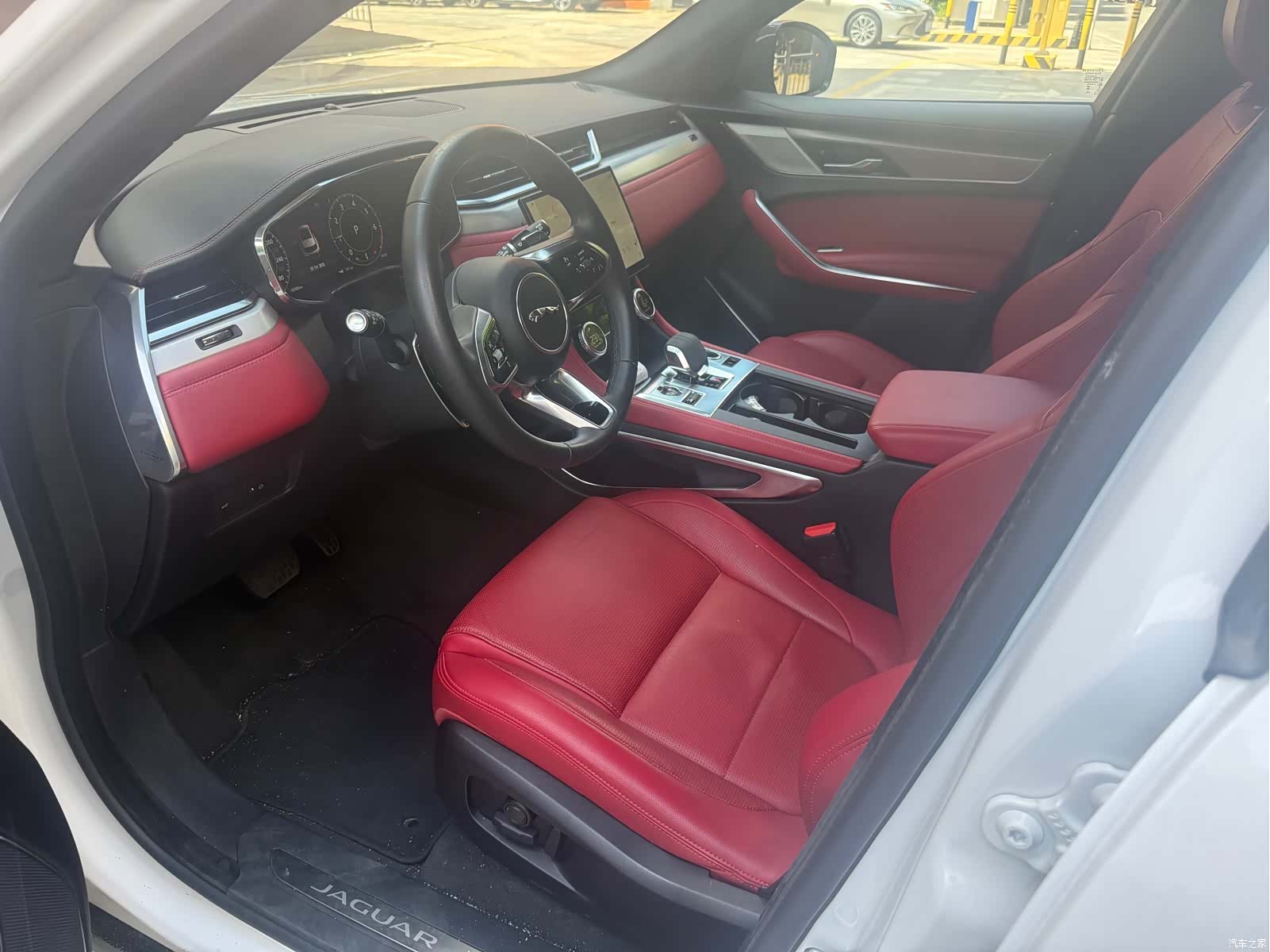 Jaguar F-PACE, 2024 4
