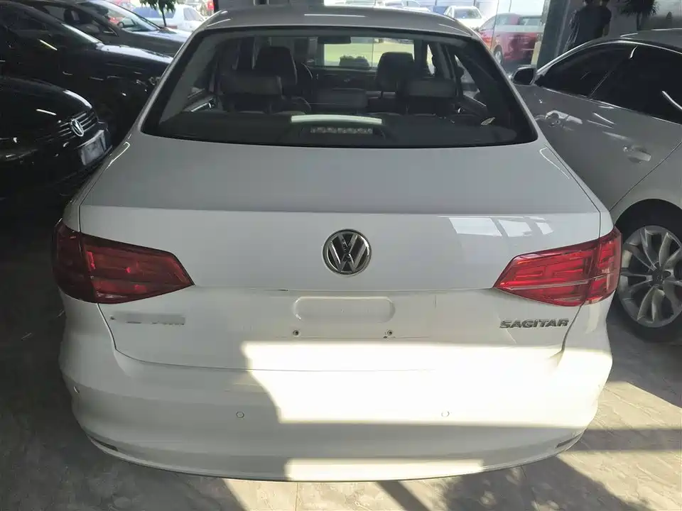 Volkswagen Sagitar